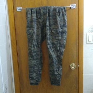 Camouflage Men's (32-34) Pants